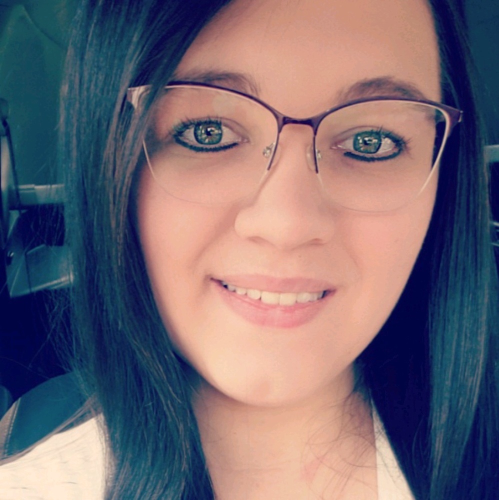 Meet your Posher, Nicole